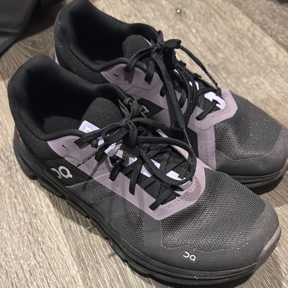 On Running Womens Black and Purple Shoes size 10